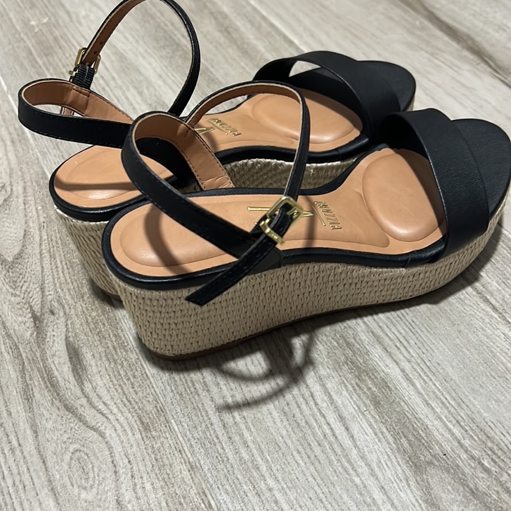 Wedges - Picture 2 of 5